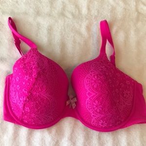 Hot pink Victoria’s Secret bra 38DDD